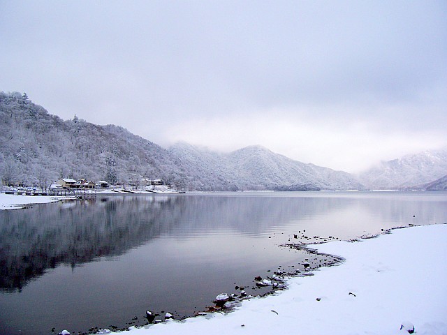 Near Nikko - Chuzenji lake under the snow