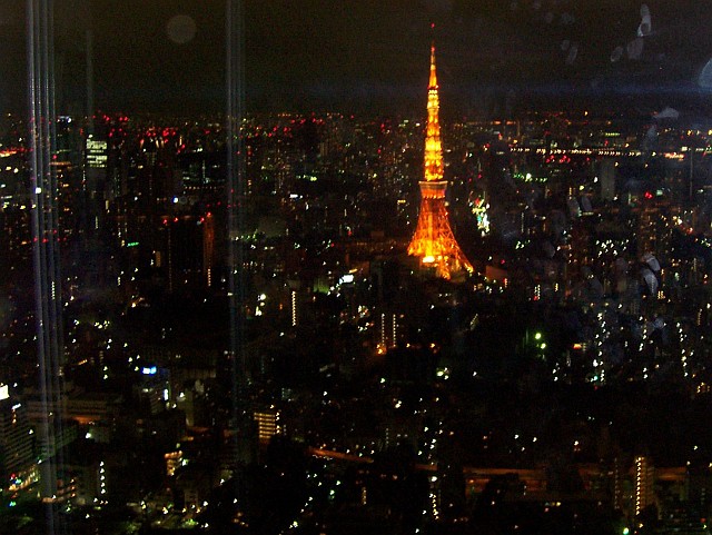 Roppongi hills - View over the tower of Tokyo from the panorama tower