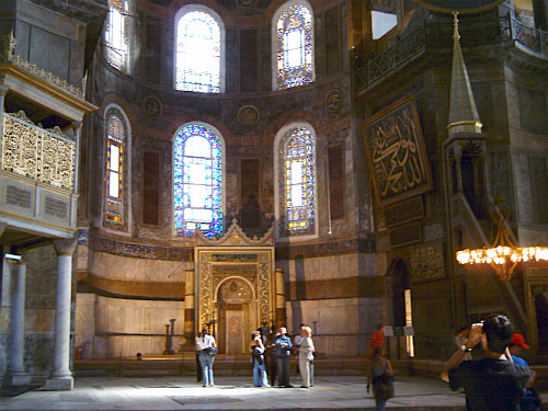 Mihrab et Minbar dans la basilique Sainte-Sophie