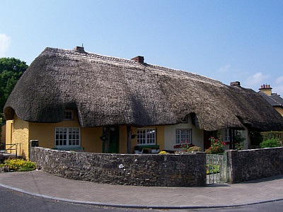 Maison au toit de chaume