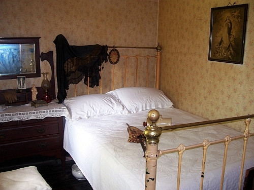 Bunratty folk village - Room of a farm