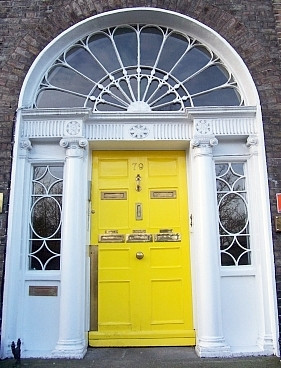 Door of a Dublin georgian house (view 2)