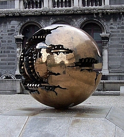 Trinity college - Bronze sphere from Arnaldo Pomodoro