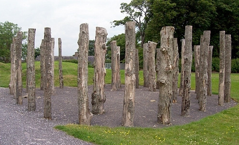Knowth - logs circular alignment 