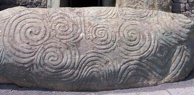 Newgrange - Pierre couverte de motifs en spirale