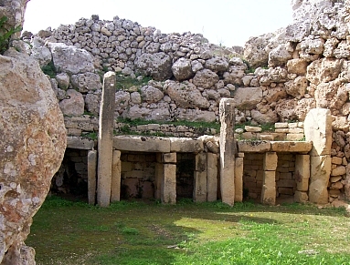 Niches à l'intérieur de temple de Ġgantija