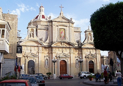 Eglise au-dessus de la grotte de Saint-Paul