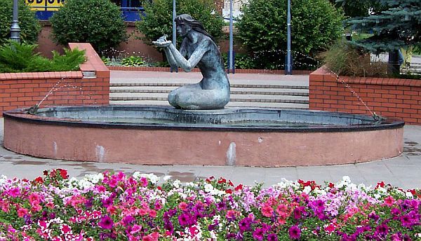 Gizycko - Fontaine de la jeune fille et de la grenouille