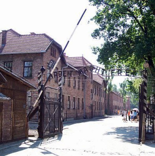 Grille d'entrée du camp de concentration d'Auschwitz