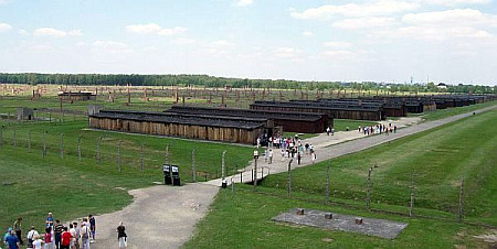 Reconstitution de baraquements du camp de concentration de Birkenau