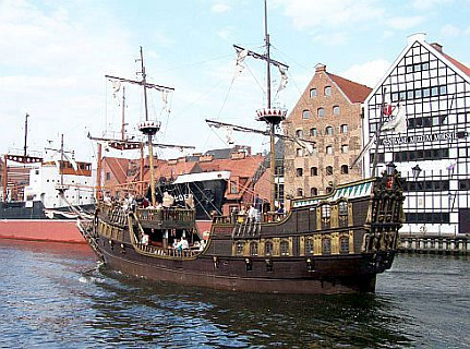 Bateau touristique à Gdańsk