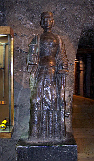Mine de sel de Wieliczka - Sculpture en sel de Sainte Barbe, patronne des mineurs