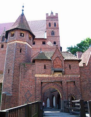 Château teutonique - Porte d'entrée au château haut