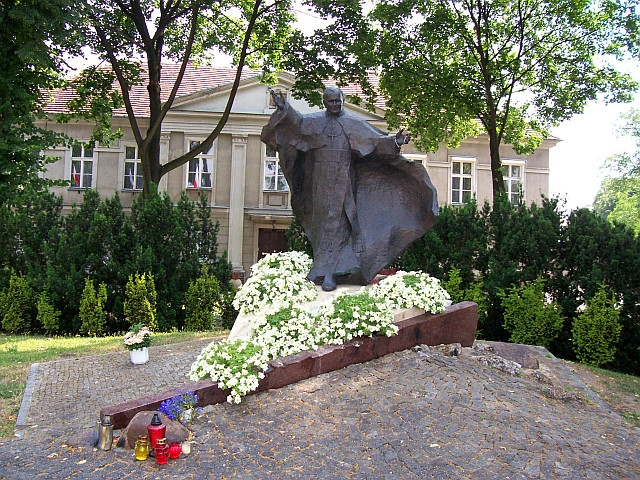 Poznań - Statue du Pape Jean-Paul 2