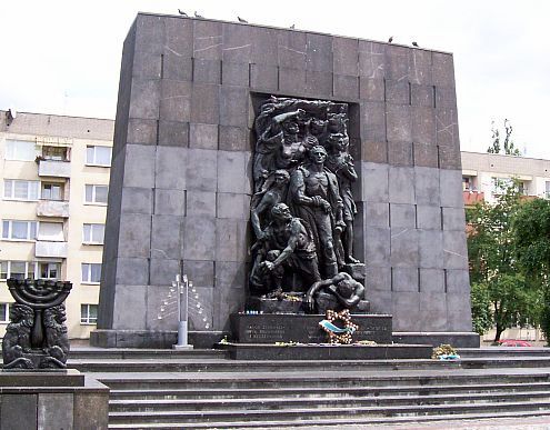 Varsovie - Monument aux héros du ghetto juif