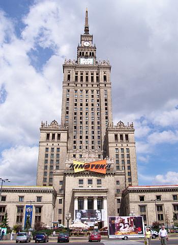 Varsovie - Façade principale du palais de la culture et de la science