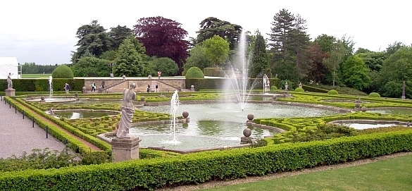 Blenheim palace - Gardens and fountains