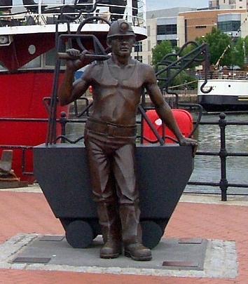 Statue at Cardiff bay