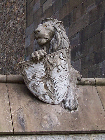 Cardiff castle - Animal wall, lion