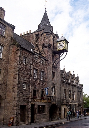 Edinburgh - Huntly house