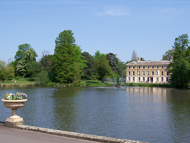 Kew gardens - Pond