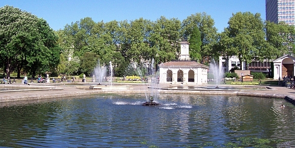 Hyde park - fountain