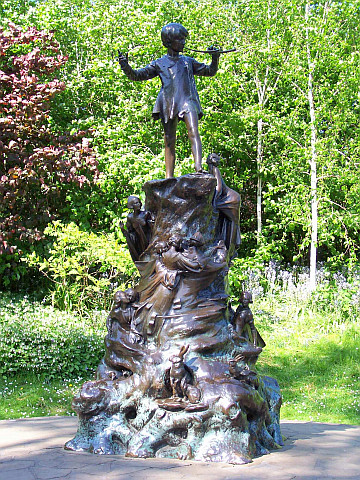 Kensington park - Statue de Peter Pan
