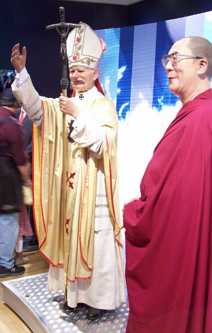 Madame Tussaud's museum - Pope John Paul II and Dalai Lama's wax figures