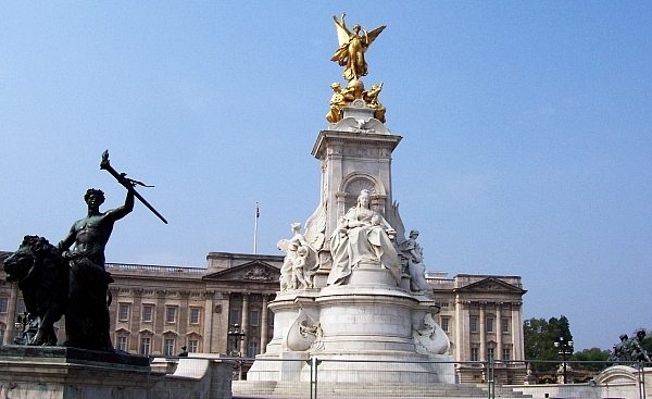 Palais de Buckingham - Statue de la reine Victoria