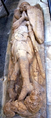 Temple church - Templar recumbent statue with legs crossed (the right on the upper)