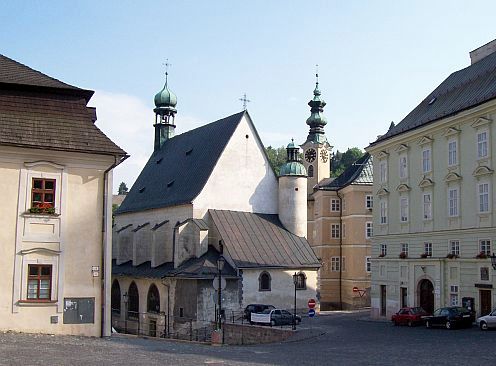 Banská Štiavnica - Eglise Sainte-Catherine et l'hôtel de ville