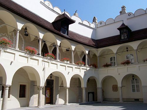 Bratislava - Cour à arcades de l'ancien hôtel de ville