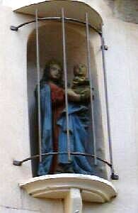 Niche à la Vierge à l'Enfant au Puy
