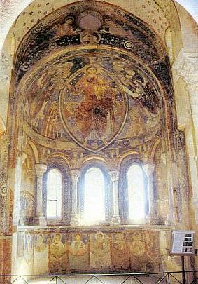 Abside de la chapelle des moines de Berzé-la-Ville