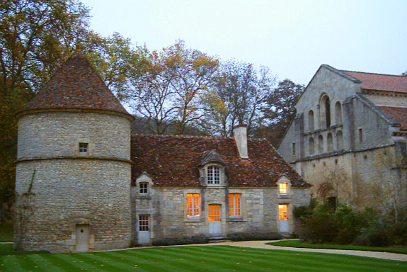 Fontenay - Pigeonnier et église