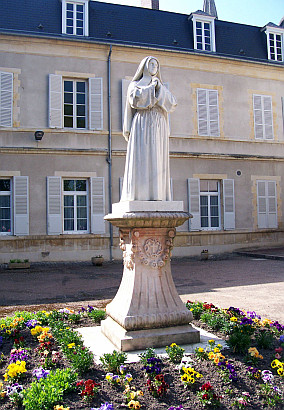 Statue de Bernadette Soubirous