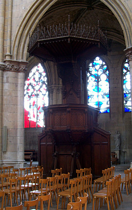 Chaire de la cathédrale Saint-Cyr-et-Sainte-Julitte