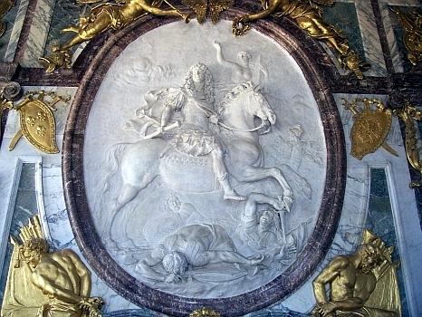 Château de Versailles - Bas-relief de Louis XIV