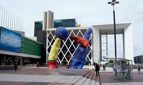 La Défense - Sculptures des personnages de Miro