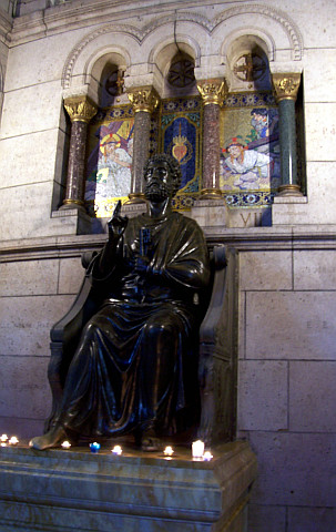 Montmartre - Statue de Saint-Pierre