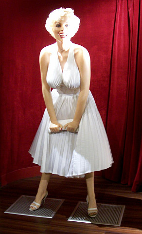 Musée Grévin - Marylin Monroe's wax figure