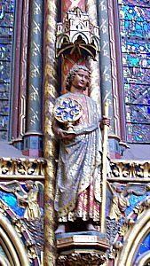 Sainte-Chapelle - Sculpture d'un apôtre