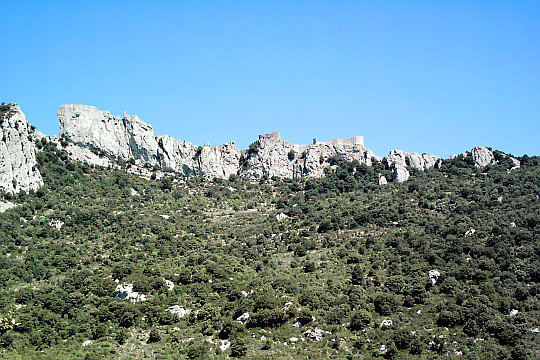 Corbières et château de Peyrepertuse