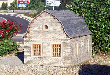 Maquette de maison lozérienne