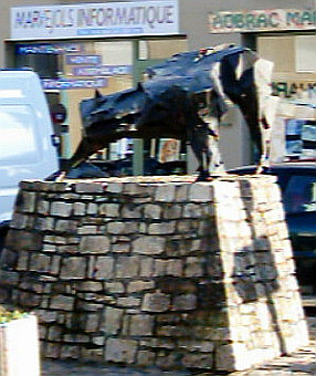 Statue du loup du Gévaudan de Marvejols