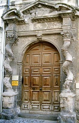 Entrée d'appartement à Arles