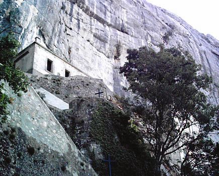 Entrée de la grotte de la Sainte-Baume