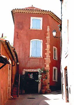 Roussillon - Bâtiment