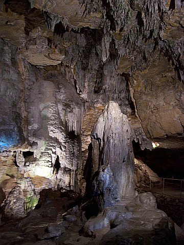Grottes de la Balme - Stalagmite