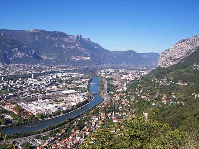 Grenoble, au pied du Vercors avec vue sur le ESRF